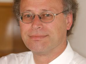 Professor Bernt-Peter Robra